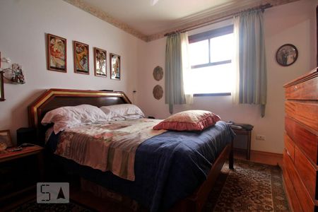 Casa para alugar com 450m², 4 quartos e 5 vagasSuíte