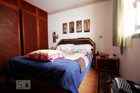 Casa para alugar com 450m², 4 quartos e 5 vagasSuíte