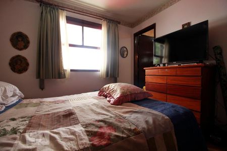 Casa para alugar com 450m², 4 quartos e 5 vagasSuíte