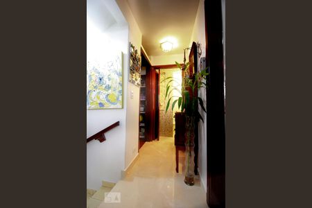 Casa para alugar com 450m², 4 quartos e 5 vagasCorredor