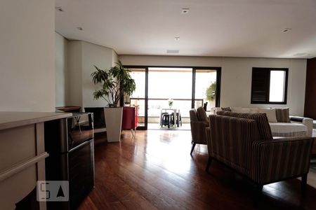 Sala de apartamento para alugar com 3 quartos, 140m² em Vila Suzana, São Paulo