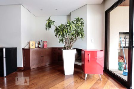 Sala de apartamento para alugar com 3 quartos, 140m² em Vila Suzana, São Paulo