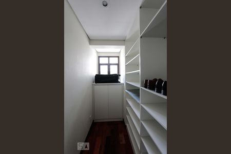 despensa de apartamento para alugar com 3 quartos, 140m² em Vila Suzana, São Paulo