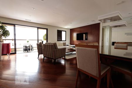 Sala de apartamento para alugar com 3 quartos, 140m² em Vila Suzana, São Paulo