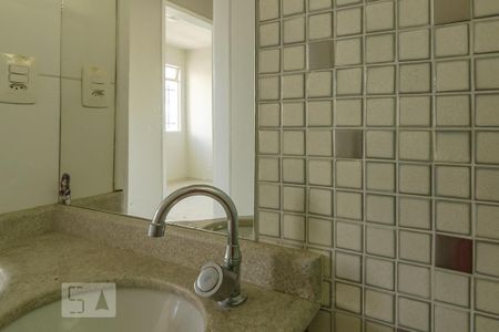 Banheiro de apartamento para alugar com 3 quartos, 65m² em Nova Floresta, Belo Horizonte