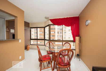 Sala  de apartamento para alugar com 3 quartos, 80m² em Vila Ipiranga, Porto Alegre
