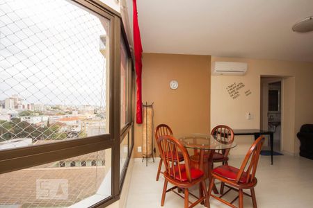 Sala  de apartamento para alugar com 3 quartos, 80m² em Vila Ipiranga, Porto Alegre