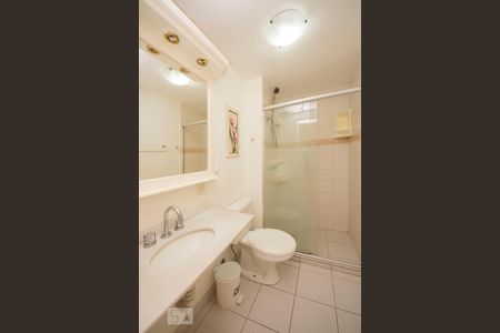 Apartamento para alugar com 80m², 3 quartos e 2 vagas Apartamento para alugar com 80m², 3 quartos e 2 vagasBanheiro