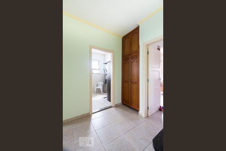 Casa à venda com 400m², 3 quartos e 8 vagasHall do piso superior