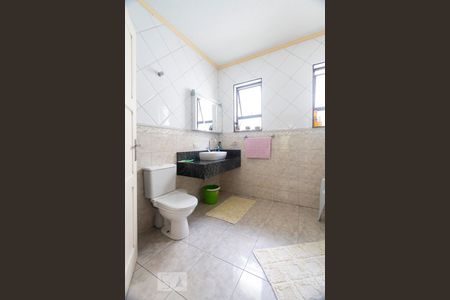 Casa à venda com 400m², 3 quartos e 8 vagasBanheiro social