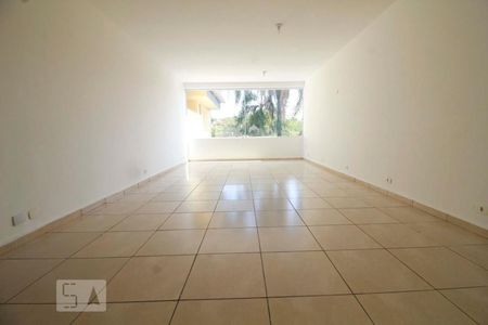 Casa à venda com 300m², 5 quartos e 6 vagasSala
