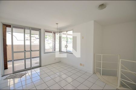 Apartamento à venda com 172m², 3 quartos e 1 vaga Apartamento à venda com 172m², 3 quartos e 1 vagaCobertura