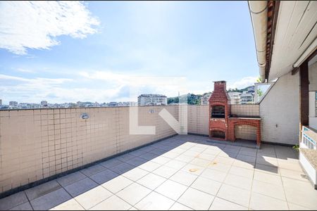 Apartamento à venda com 172m², 3 quartos e 1 vaga Apartamento à venda com 172m², 3 quartos e 1 vagaCobertura