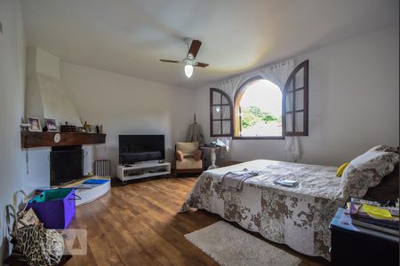 Casa à venda com 750m², 4 quartos e 2 vagasSuíte 01