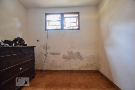 Casa à venda com 750m², 4 quartos e 2 vagasEdícula de Serviços