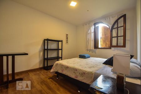 Casa à venda com 750m², 4 quartos e 2 vagasSuíte 02