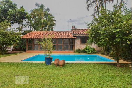 Casa à venda com 750m², 4 quartos e 2 vagasPiscina