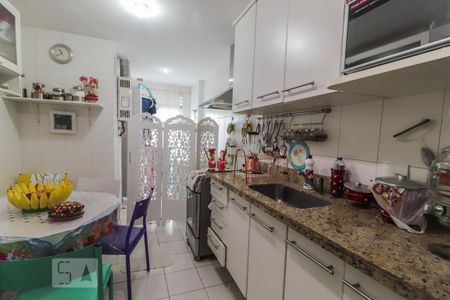 Cozinha de apartamento para alugar com 3 quartos, 100m² em Jacarepaguá, Rio de Janeiro