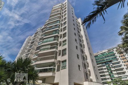 Fachada de apartamento para alugar com 3 quartos, 100m² em Jacarepaguá, Rio de Janeiro