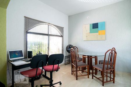 Sala de casa para alugar com 3 quartos, 180m² em Jardim das Acácias, São Paulo