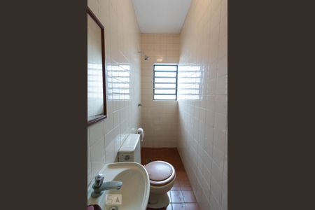 Banheiro Social 2 de casa à venda com 4 quartos, 180m² em Jardim das Acácias, São Paulo