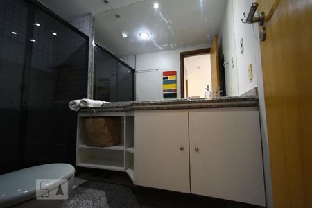 Banheiro  de apartamento à venda com 1 quarto, 40m² em Boa Viagem , Niterói