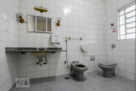 Banheiro de casa à venda com 3 quartos, 215m² em Cidade Monções, São Paulo