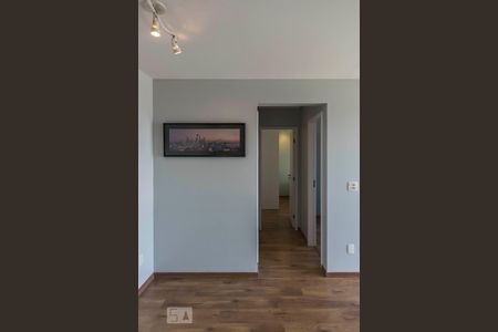 Sala (Corredor) de apartamento para alugar com 2 quartos, 62m² em Saúde, São Paulo