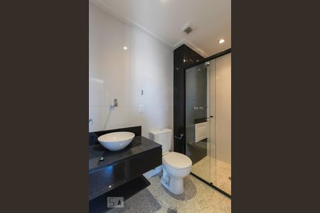 Banheiro social de apartamento para alugar com 2 quartos, 62m² em Saúde, São Paulo