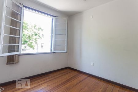 Quarto 2 de apartamento para alugar com 2 quartos, 66m² em Floresta, Porto Alegre