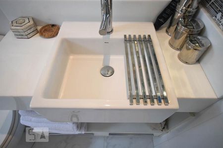 Apartamento para alugar com 48m², 1 quarto e 1 vagaDetalhe do banheiro suíte  