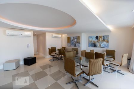 Apartamento à venda com 85m², 2 quartos e 1 vagaSalão de festas