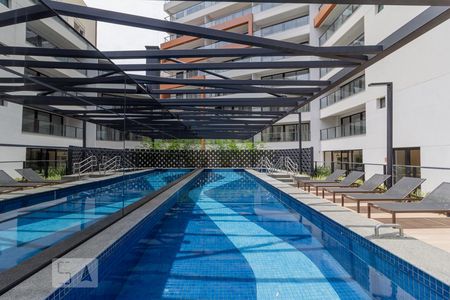 Studio à venda com 38m², 1 quarto e 1 vaga Studio à venda com 38m², 1 quarto e 1 vagaPiscina