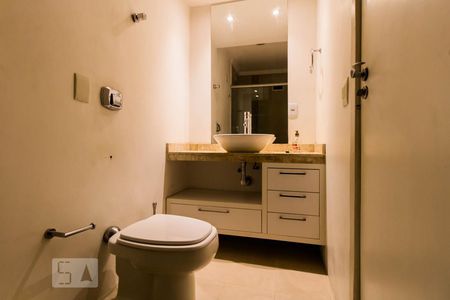 Apartamento para alugar com 76m², 2 quartos e 1 vaga Apartamento para alugar com 76m², 2 quartos e 1 vagaBanheiro