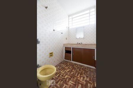 Casa para alugar com 150m², 3 quartos e 2 vagasBanheiro social