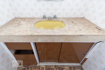 Casa para alugar com 150m², 3 quartos e 2 vagasBanheiro social