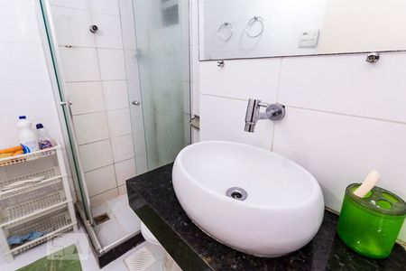 Pia (banheiro) de kitnet/studio para alugar com 1 quarto, 25m² em Centro, Rio de Janeiro