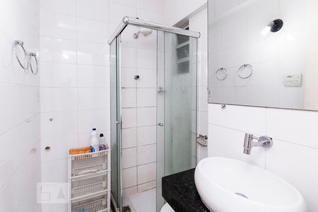 Banheiro de kitnet/studio para alugar com 1 quarto, 25m² em Centro, Rio de Janeiro