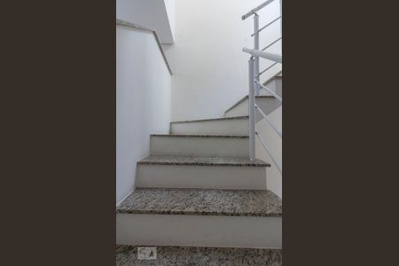 Escada de casa para alugar com 3 quartos, 168m² em Santana, São Paulo