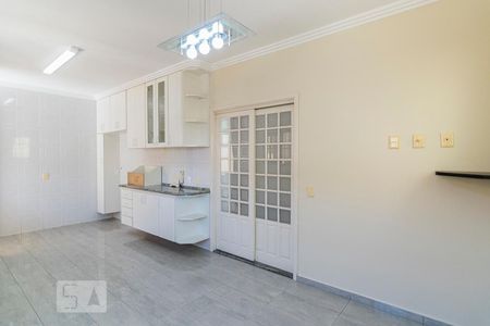 Casa à venda com 195m², 3 quartos e 6 vagasCopa