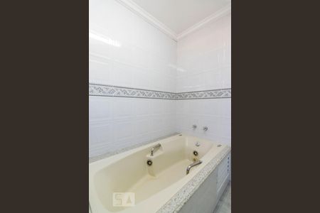 Casa à venda com 195m², 3 quartos e 6 vagasBanheira