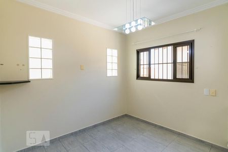 Casa à venda com 195m², 3 quartos e 6 vagasCopa