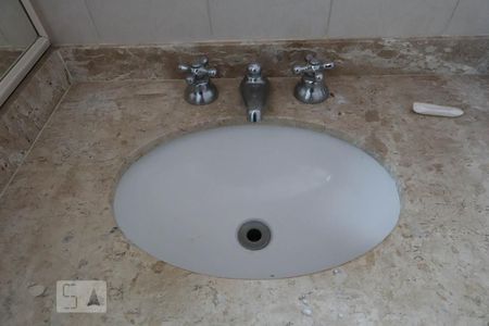 Banheiro de apartamento para alugar com 3 quartos, 98m² em Jardim Messina, Jundiaí