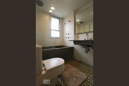 Apartamento para alugar com 82m², 2 quartos e 2 vagasBanheiro da Suíte