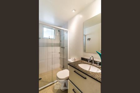 Banheiro de apartamento para alugar com 3 quartos, 70m² em Água Branca, São Paulo