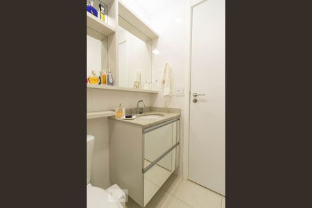 Banheiro de apartamento para alugar com 1 quarto, 37m² em Campo Belo, São Paulo