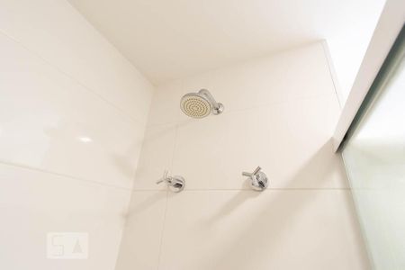 Banheiro de apartamento para alugar com 1 quarto, 37m² em Campo Belo, São Paulo