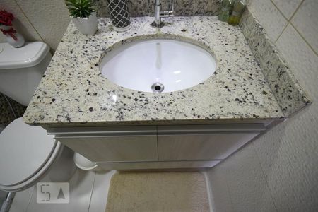 Detalhe do Banheiro de apartamento para alugar com 2 quartos, 48m² em Parque Reboucas, São Paulo