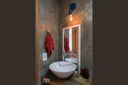 Banheiro social (Torneira) de apartamento para alugar com 2 quartos, 74m² em Cambuci, São Paulo