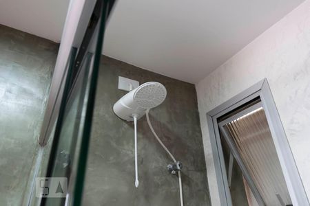 Banheiro social (Chuveiro) de apartamento para alugar com 2 quartos, 74m² em Cambuci, São Paulo